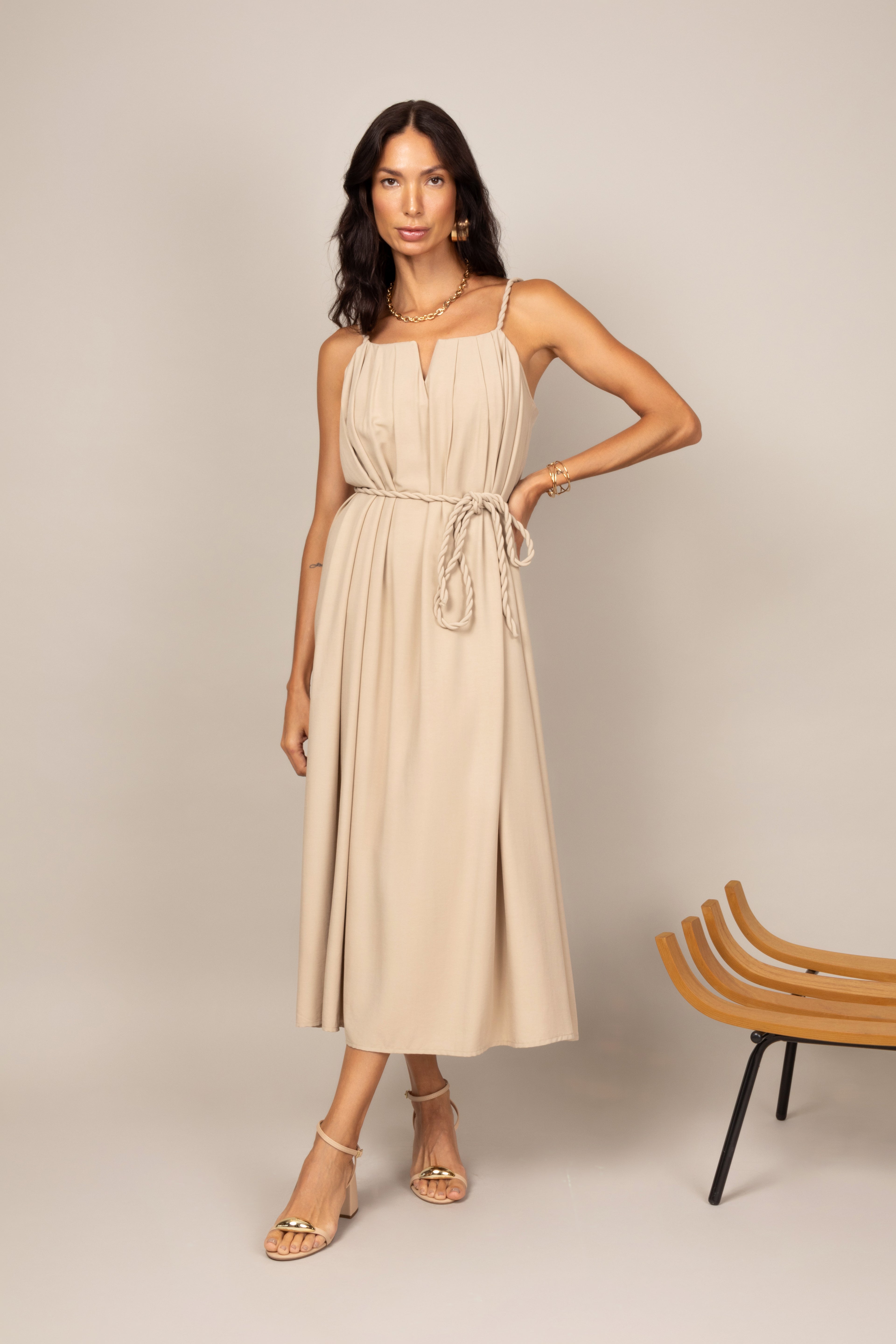 Vestido midi de alças trançada