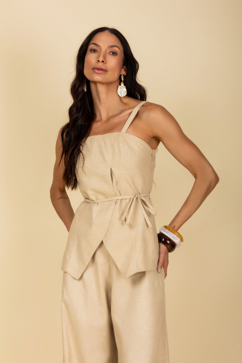 Conjunto blusa e calça em linho