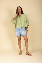 Bata com amarração nas mangas