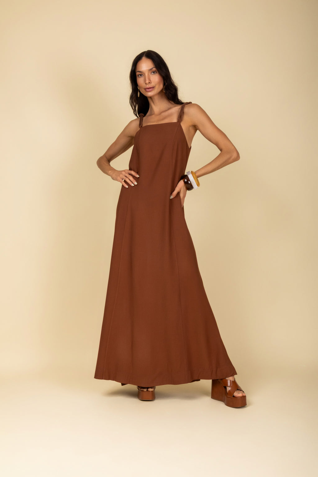 Vestido longo em viscose com alças