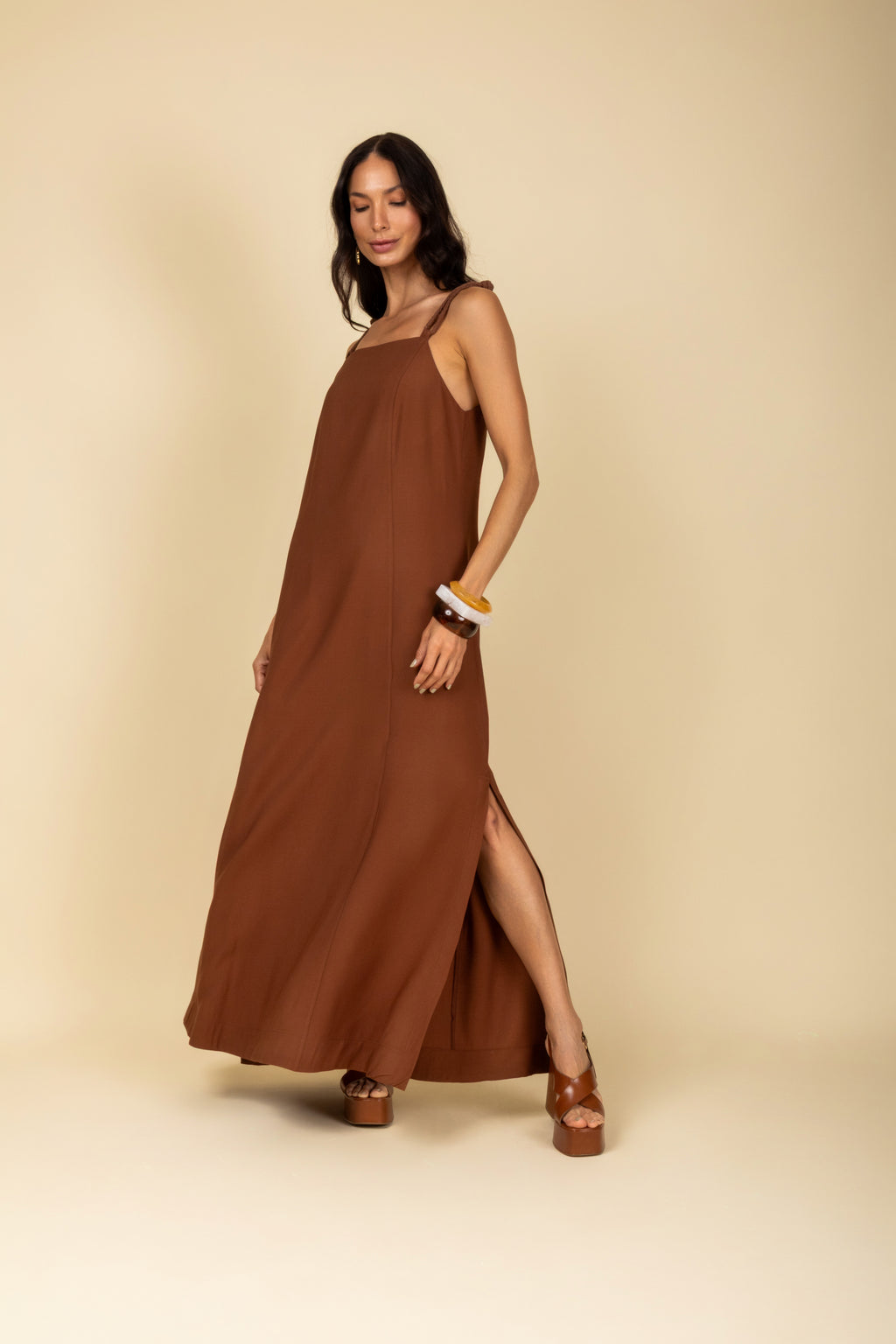Vestido longo em viscose com alças