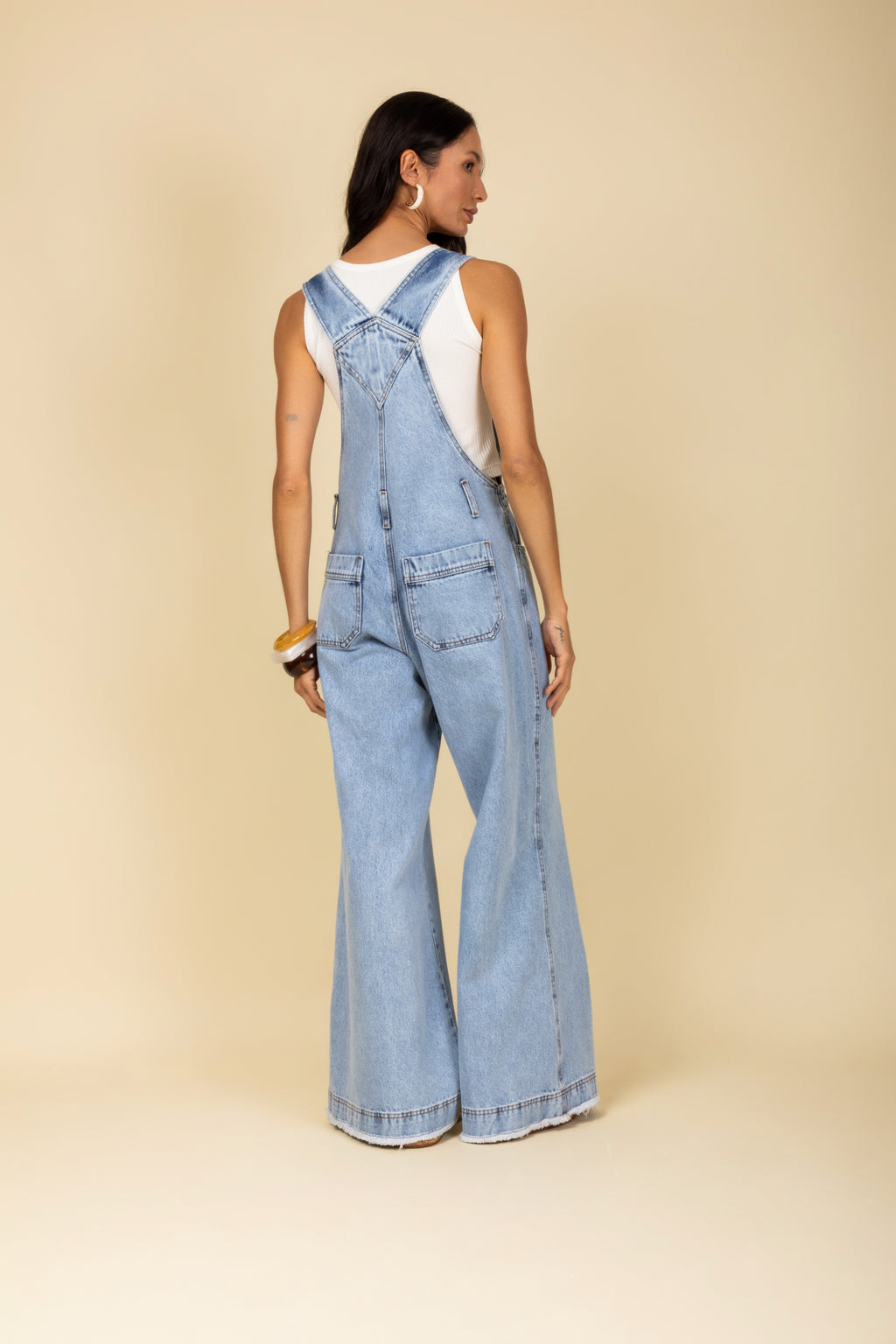 Jardineira jeans wide leg