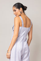 Macacão de linho listrado minimalista