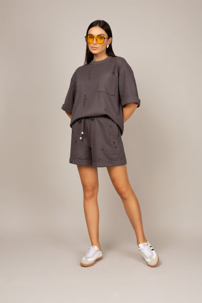 Conjunto estonado de camiseta oversized e shorts