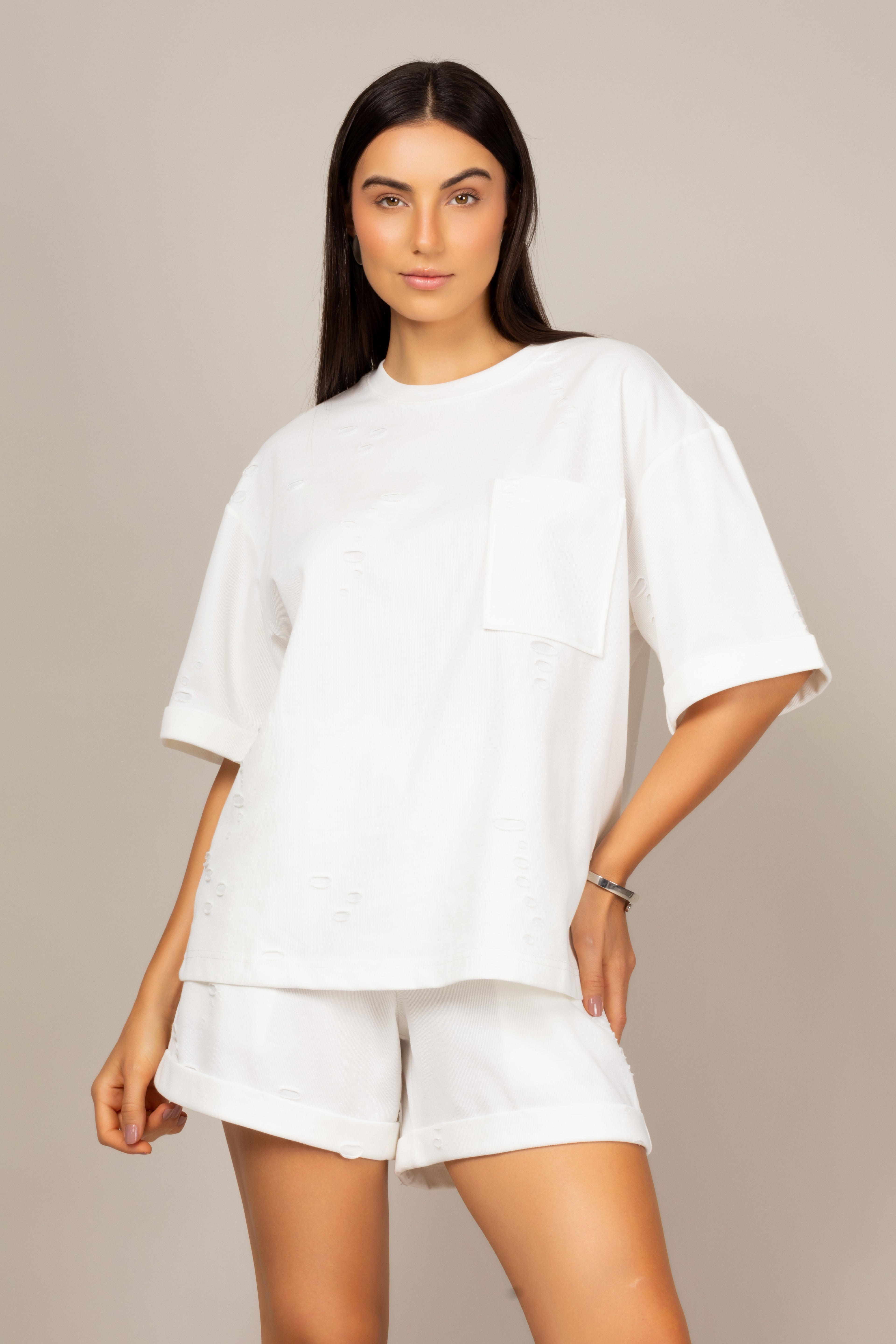 Conjunto estonado de camiseta oversized e shorts