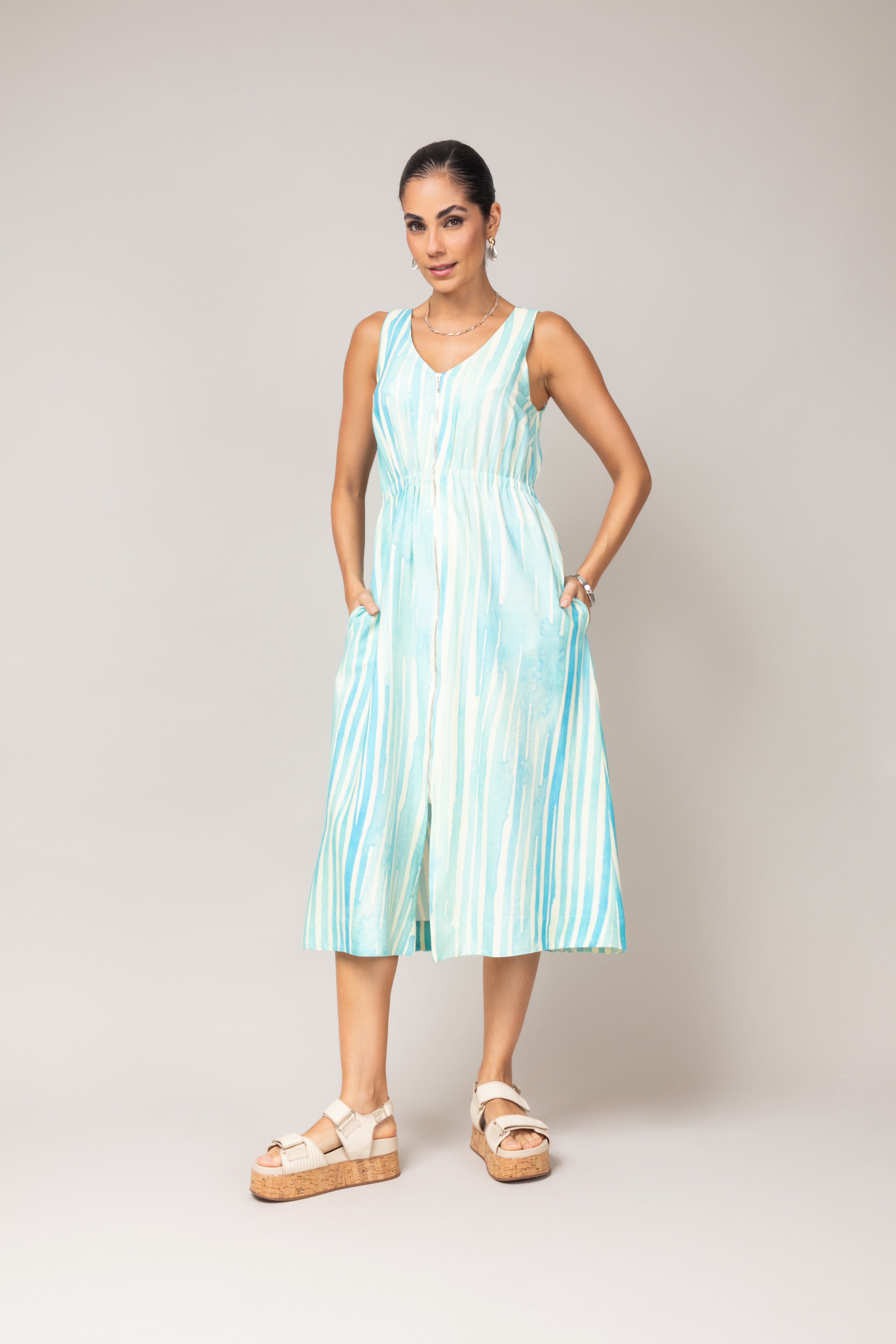 Vestido midi sem mangas