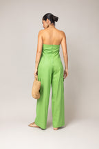 Macacão com bolsos cargo em linho