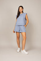 Conjunto de regata com obreiras e shorts