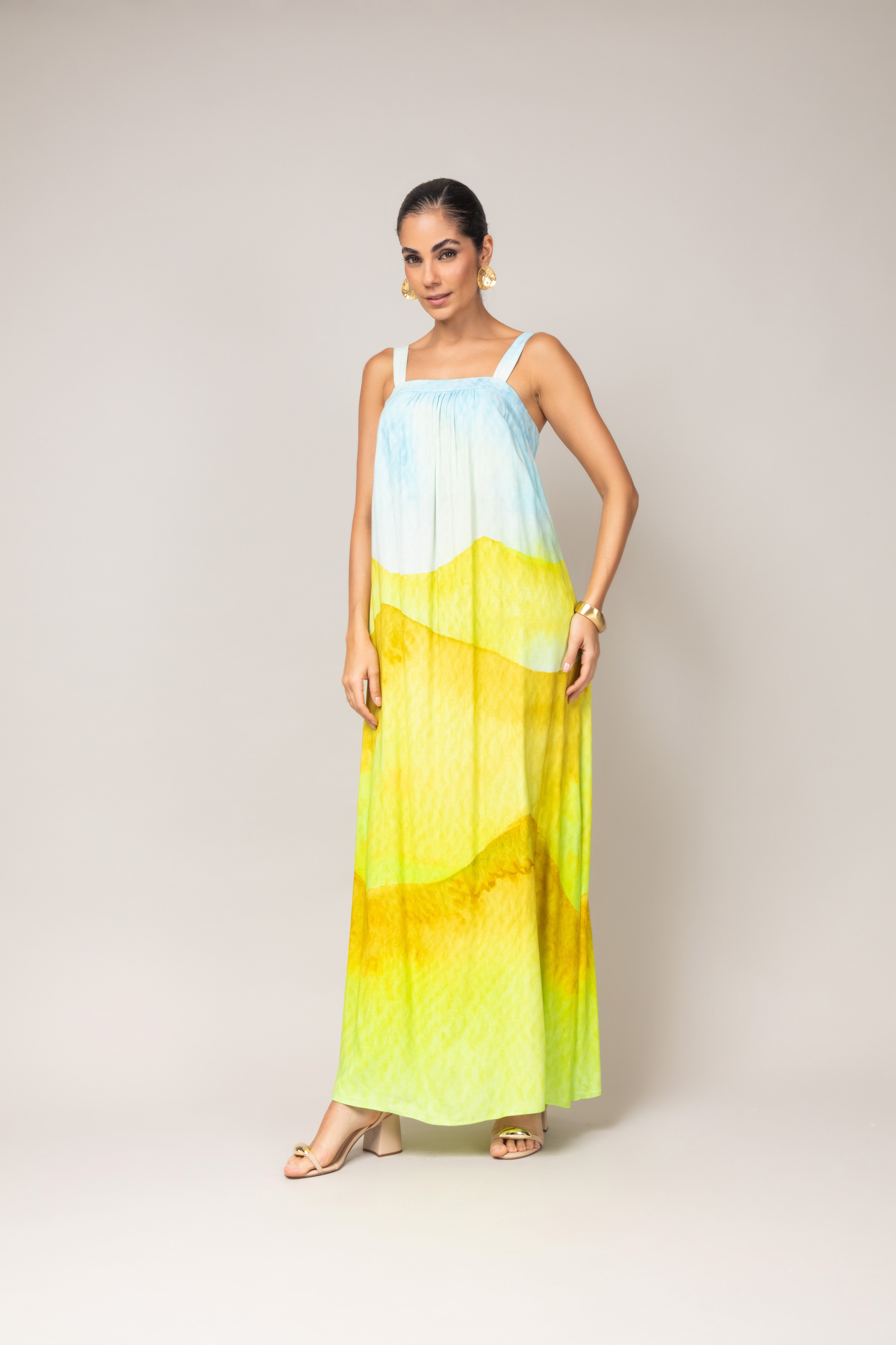 Vestido longo com amarração nas costas