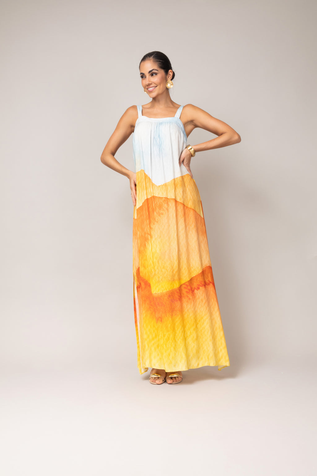 Vestido longo com amarração nas costas