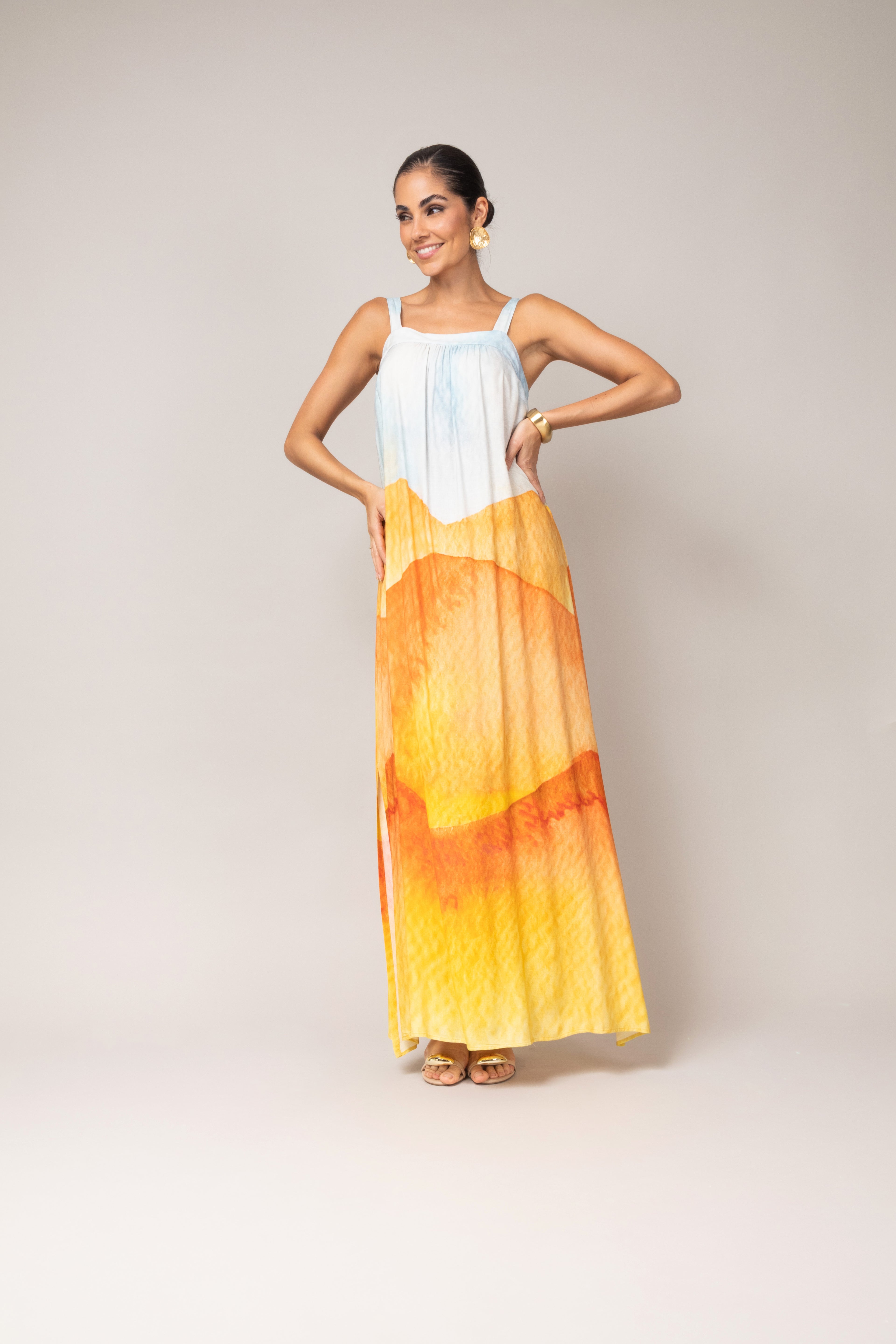 Vestido longo com amarração nas costas