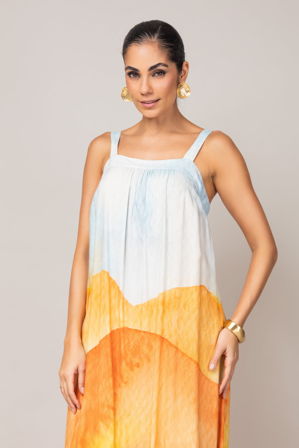 Vestido longo com amarração nas costas