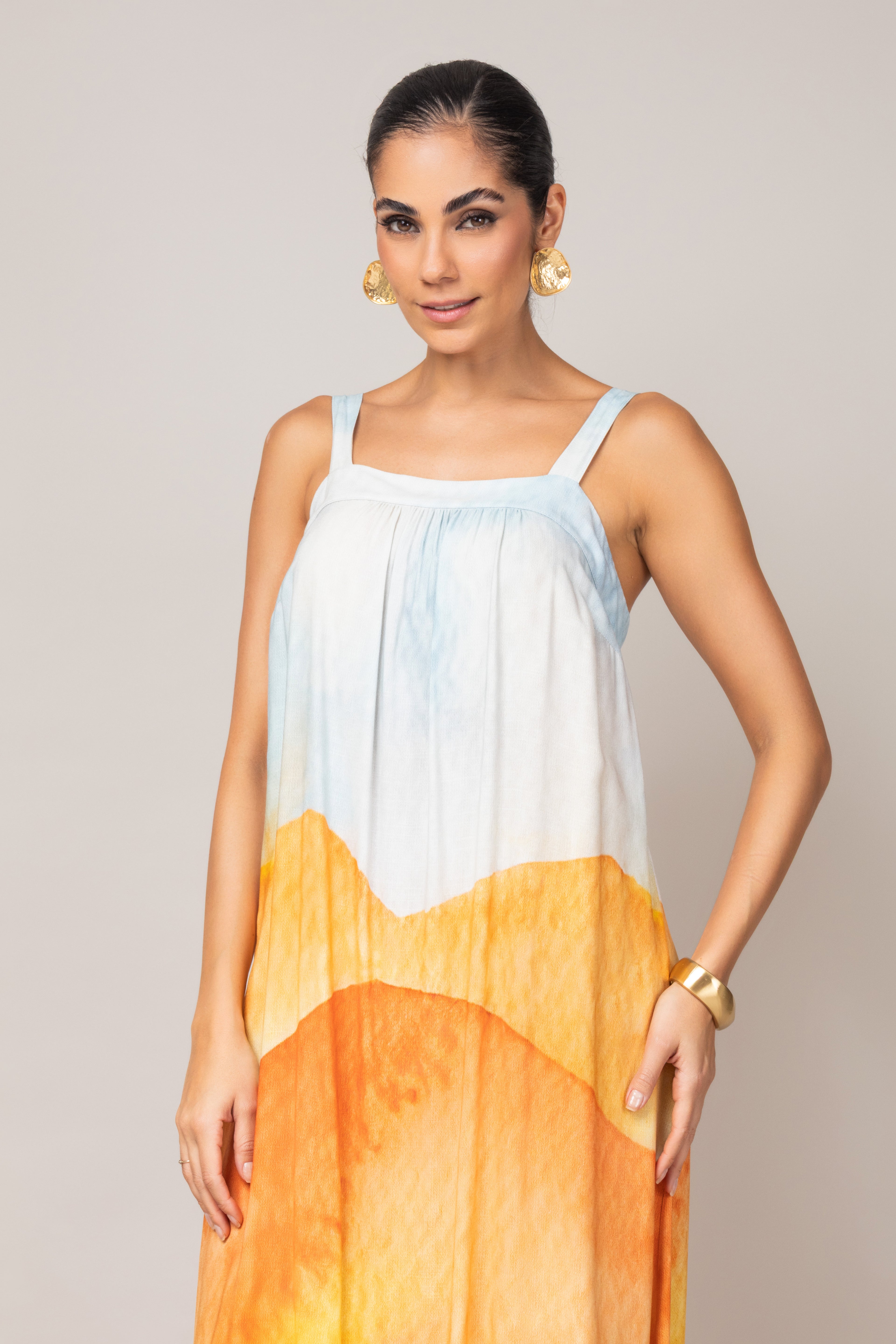 Vestido longo com amarração nas costas