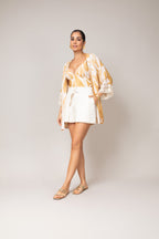 Kimono estampa tropical com detalhe rendado