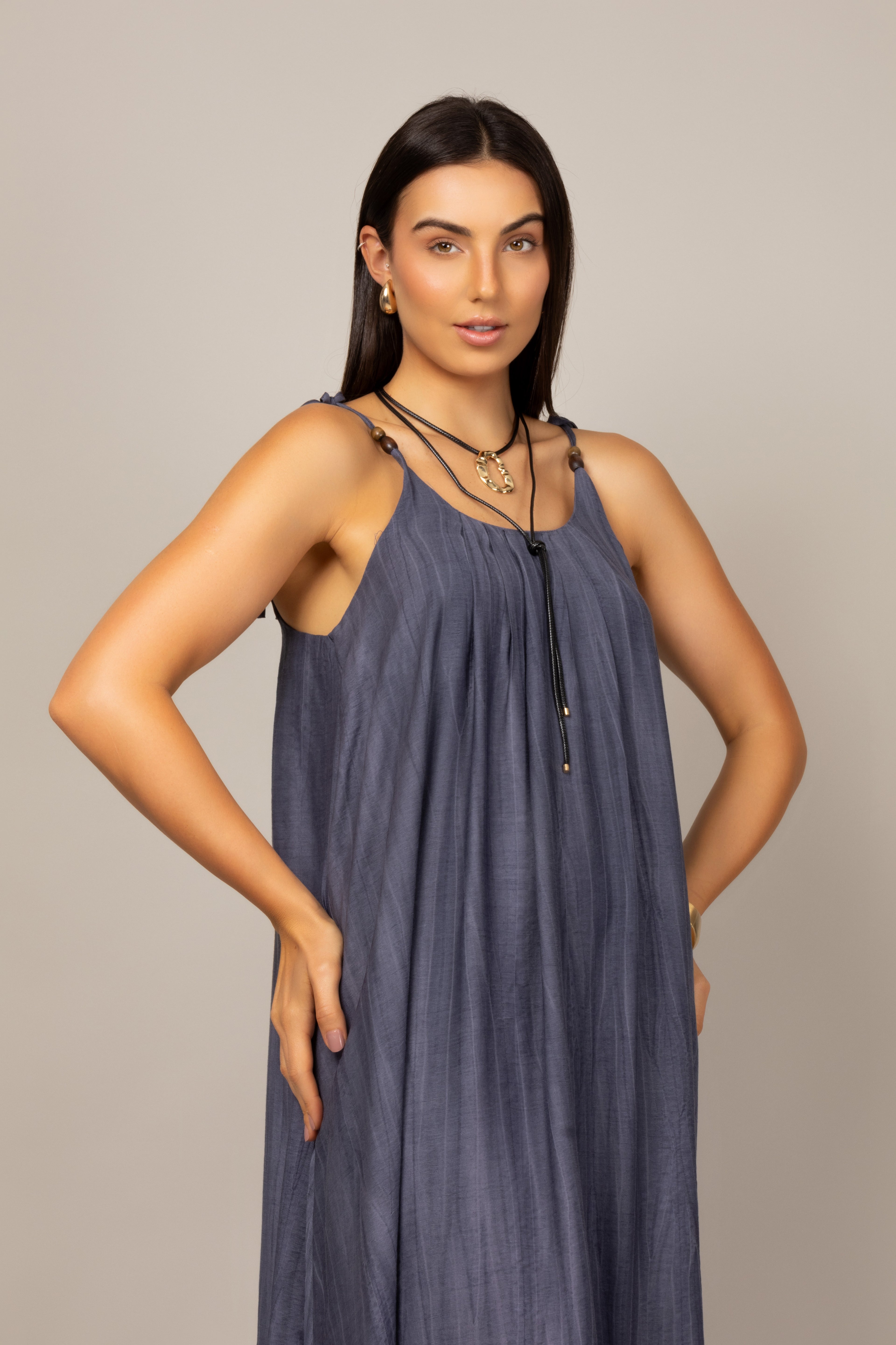 Vestido estonado de alças finas