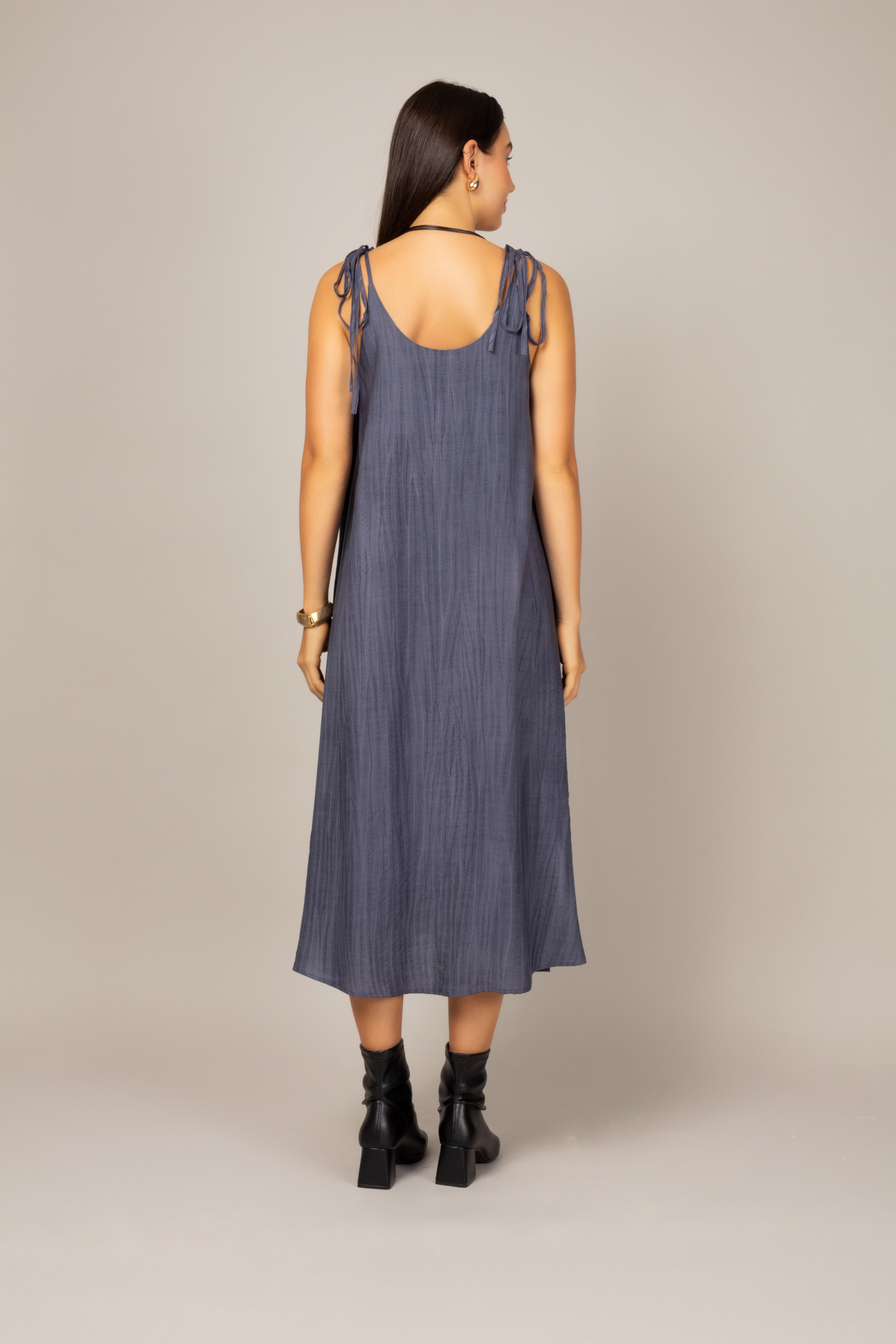 Vestido estonado de alças finas
