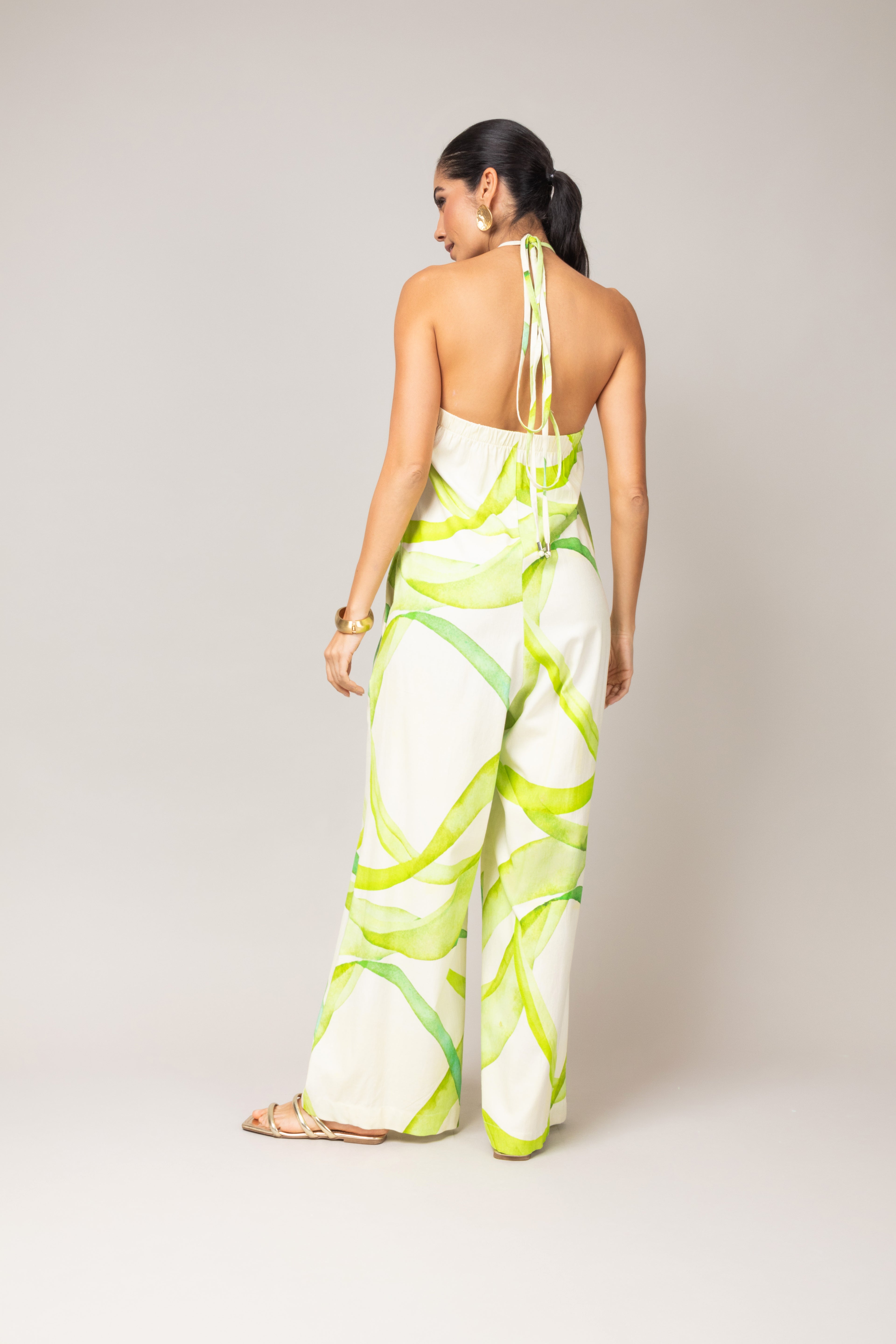 Macacão halter traços orgânicos