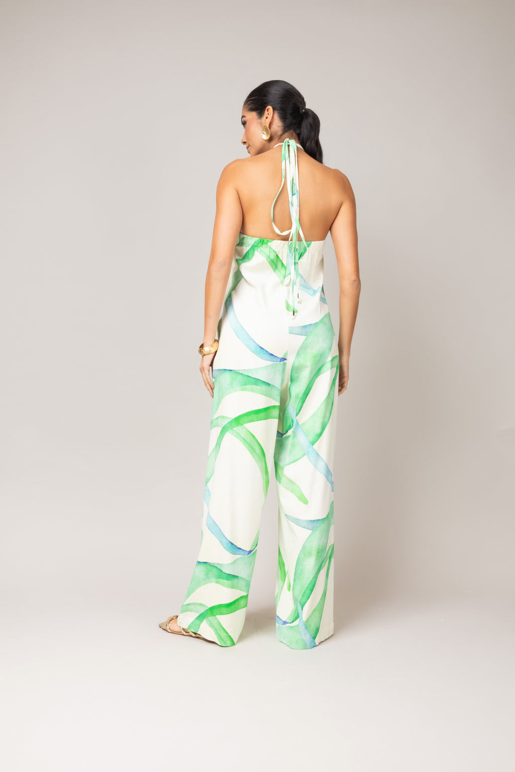 Macacão halter traços orgânicos