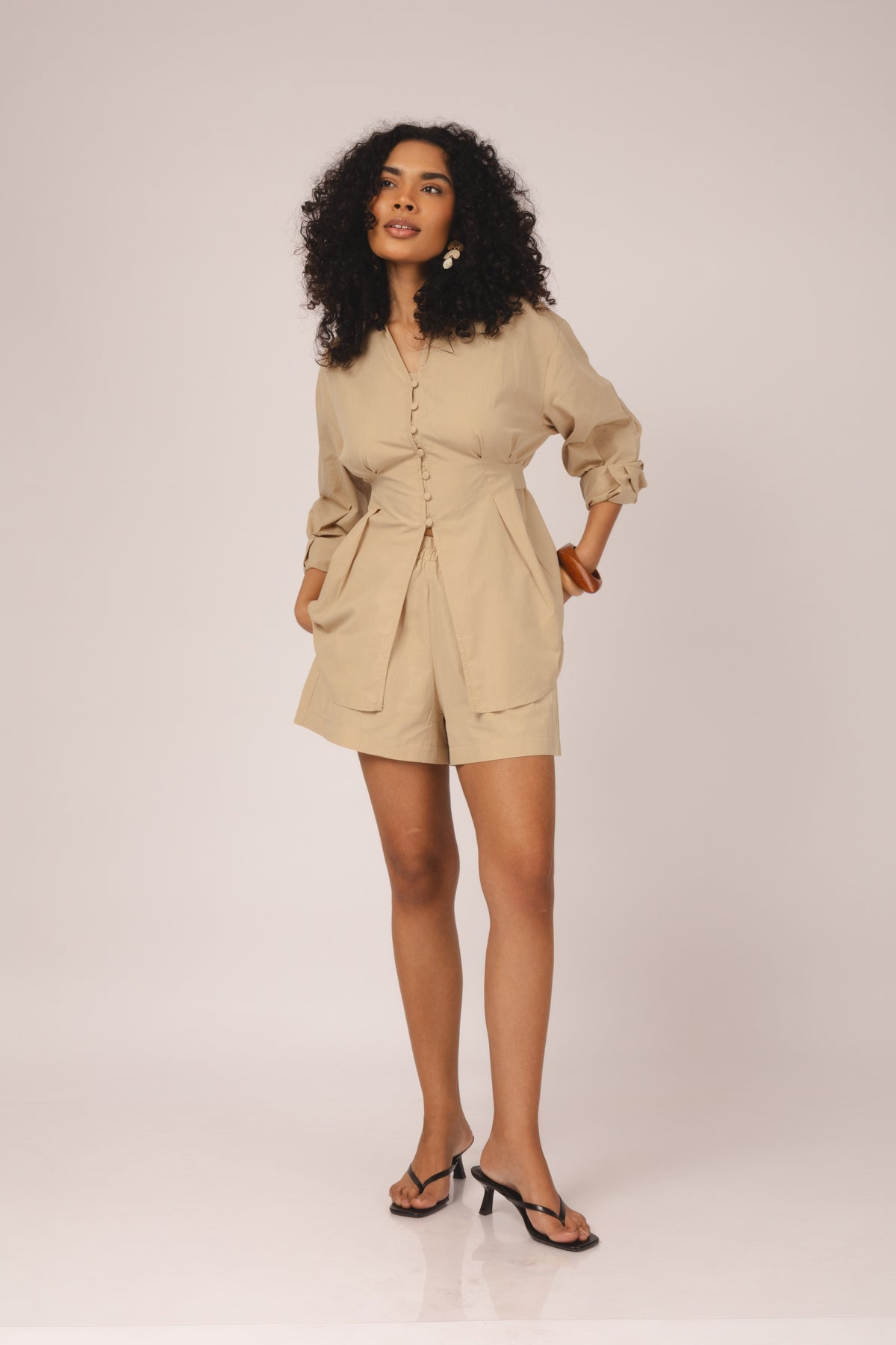 Conjunto camisa com pregas e short