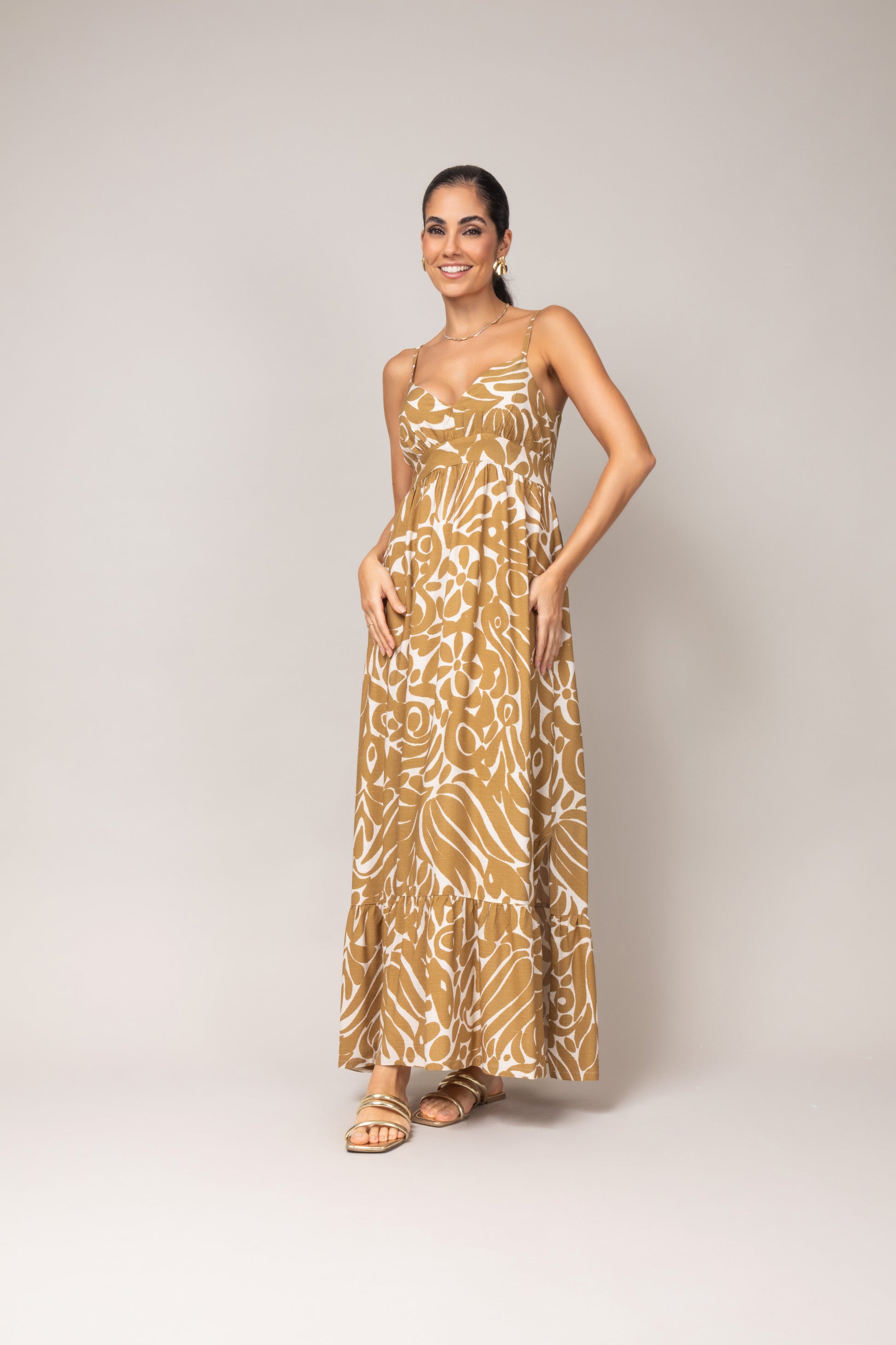 Vestido longo estampado com alças finas