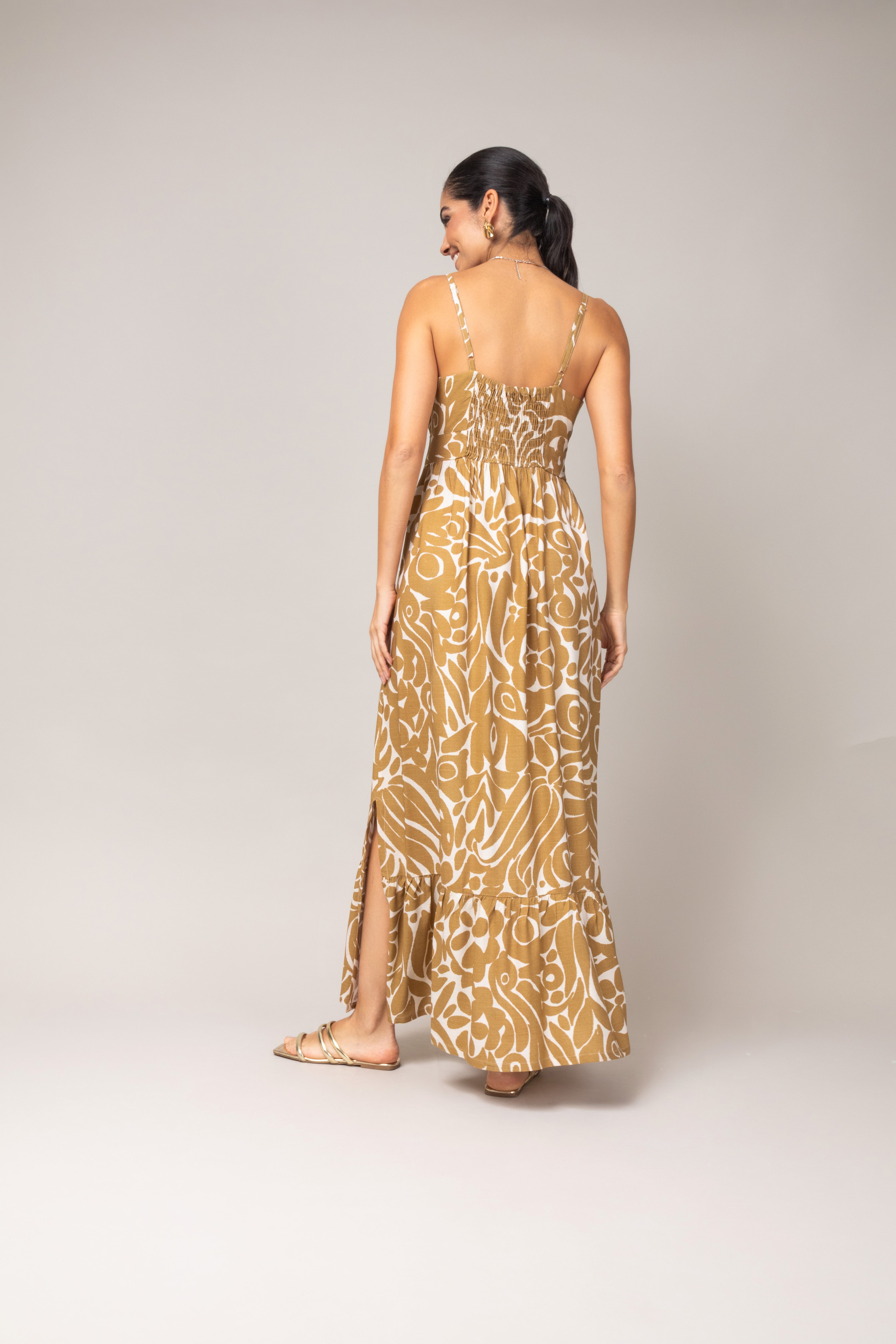 Vestido longo estampado com alças finas