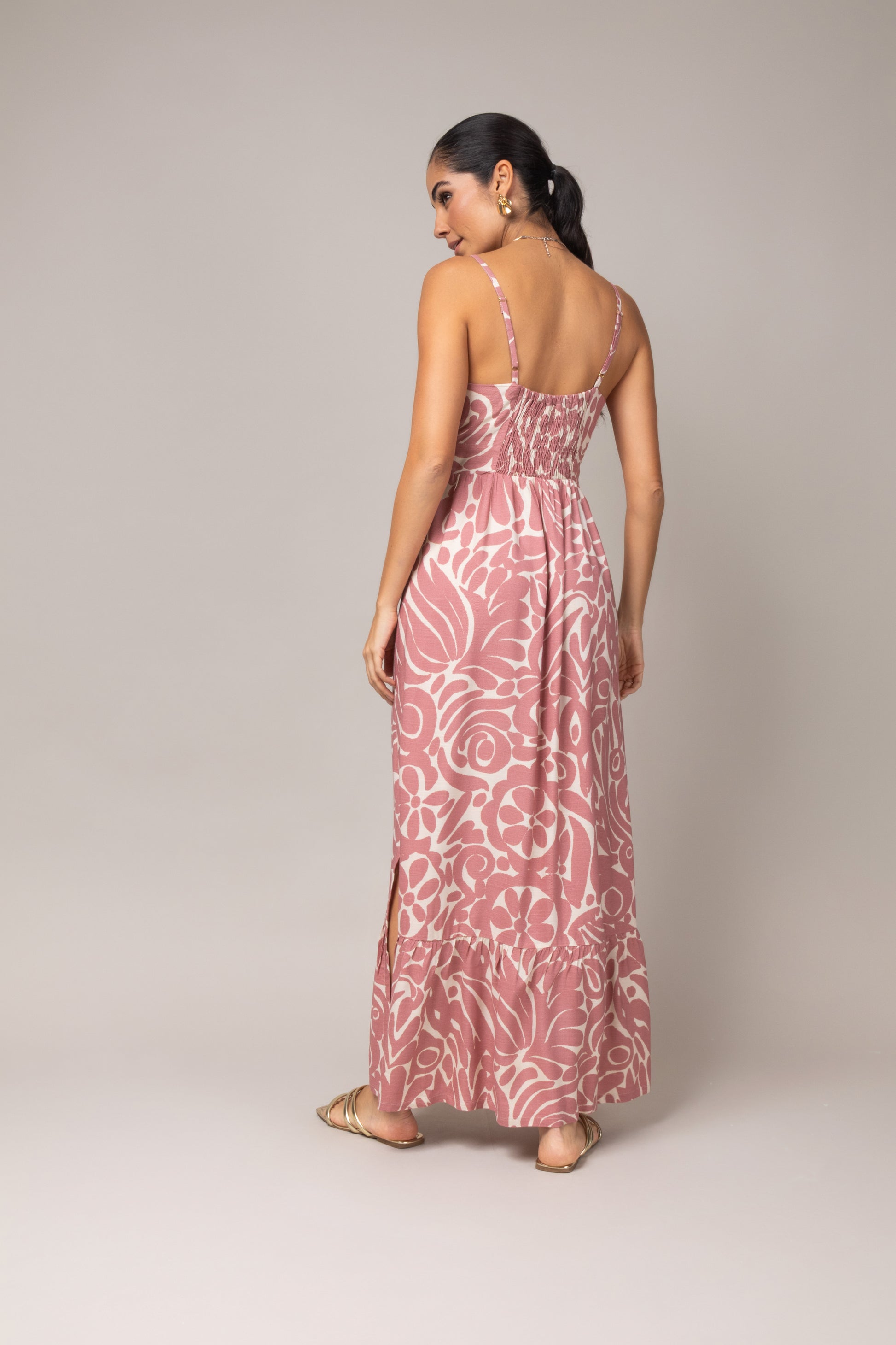 Vestido longo estampado com alças finas