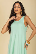 Vestido com recorte midi
