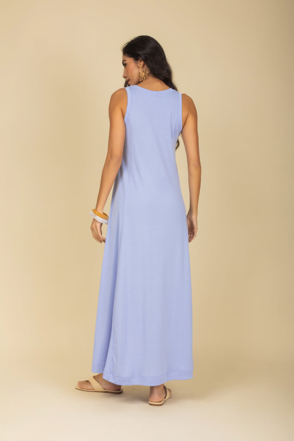Vestido com recorte midi