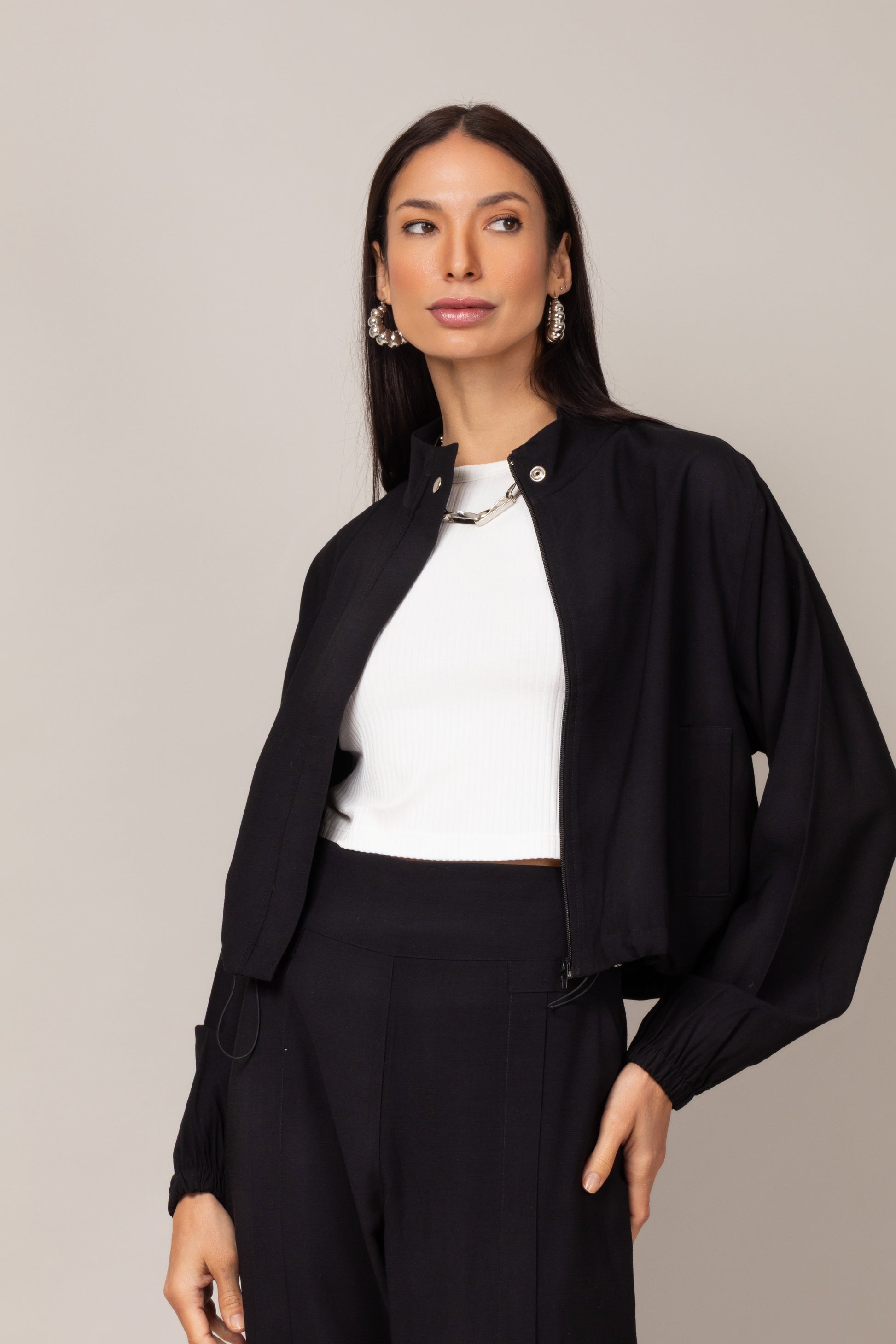 Conjunto de jaqueta e calça