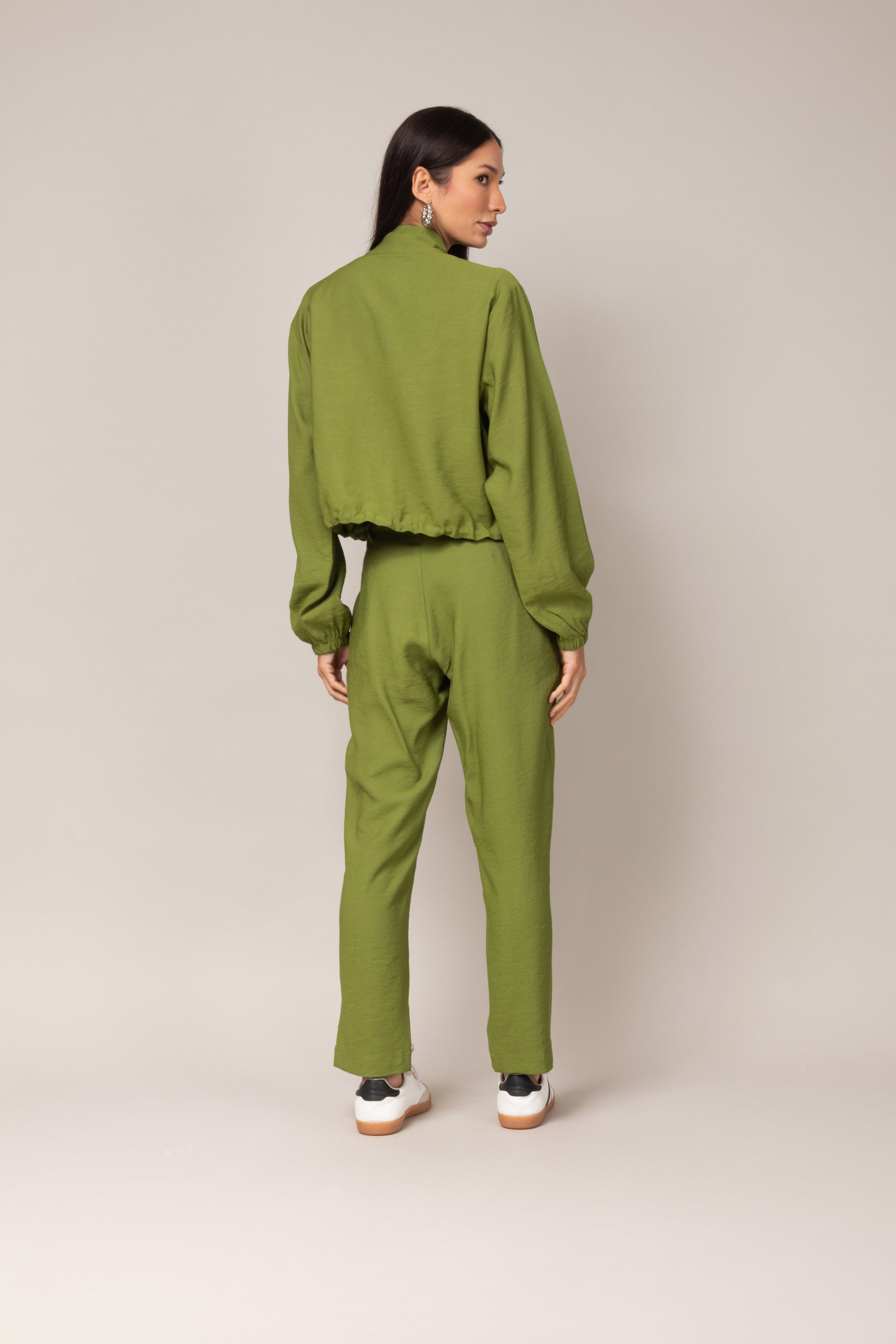 Conjunto de jaqueta e calça