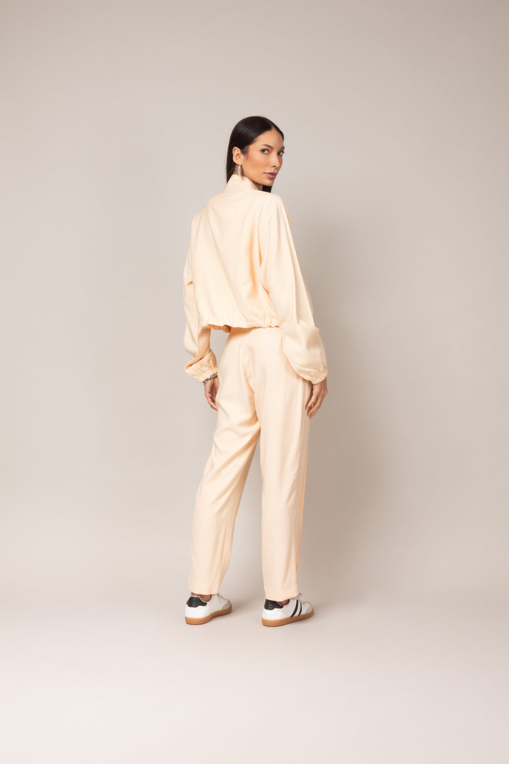 Conjunto de jaqueta e calça