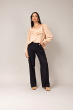 Calça alfaiataria com friso