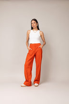 Calça alfaiataria com friso