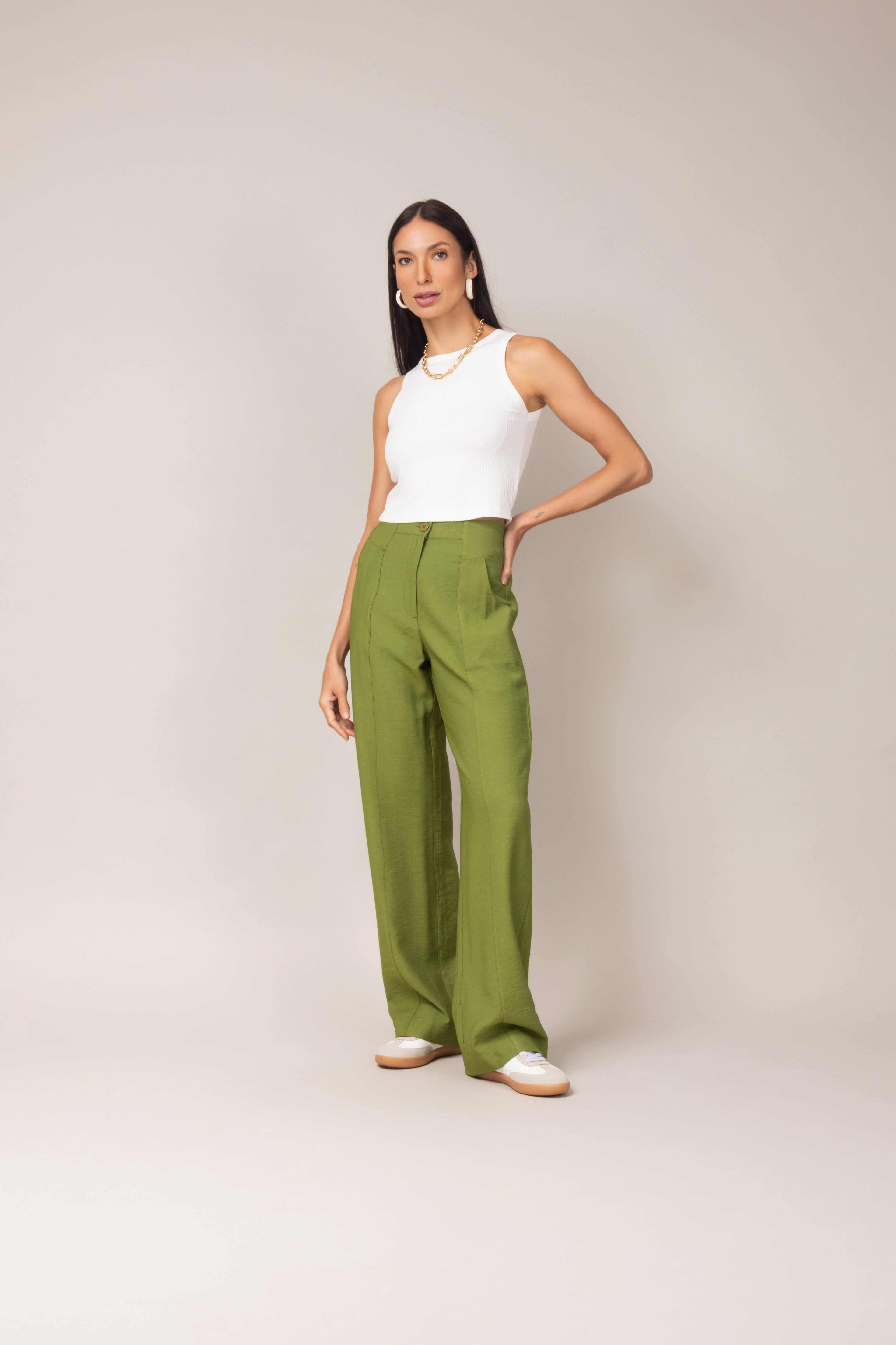 Calça alfaiataria com friso