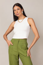 Calça alfaiataria com friso