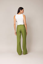 Calça alfaiataria com friso