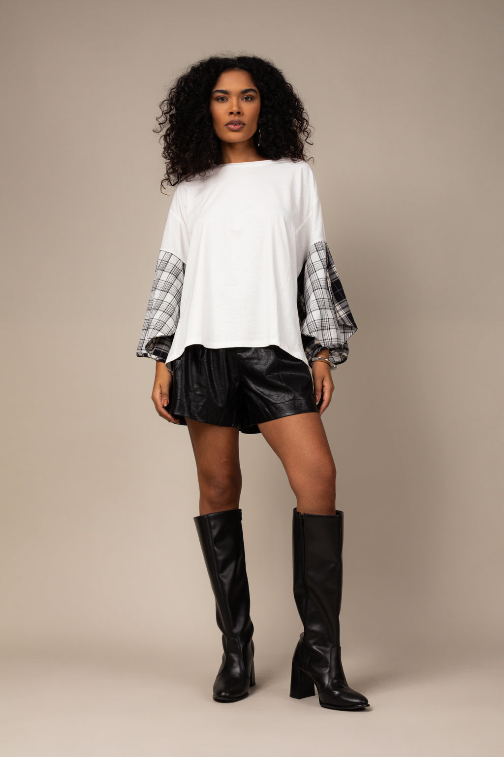 Blusa oversized com manga xadrez