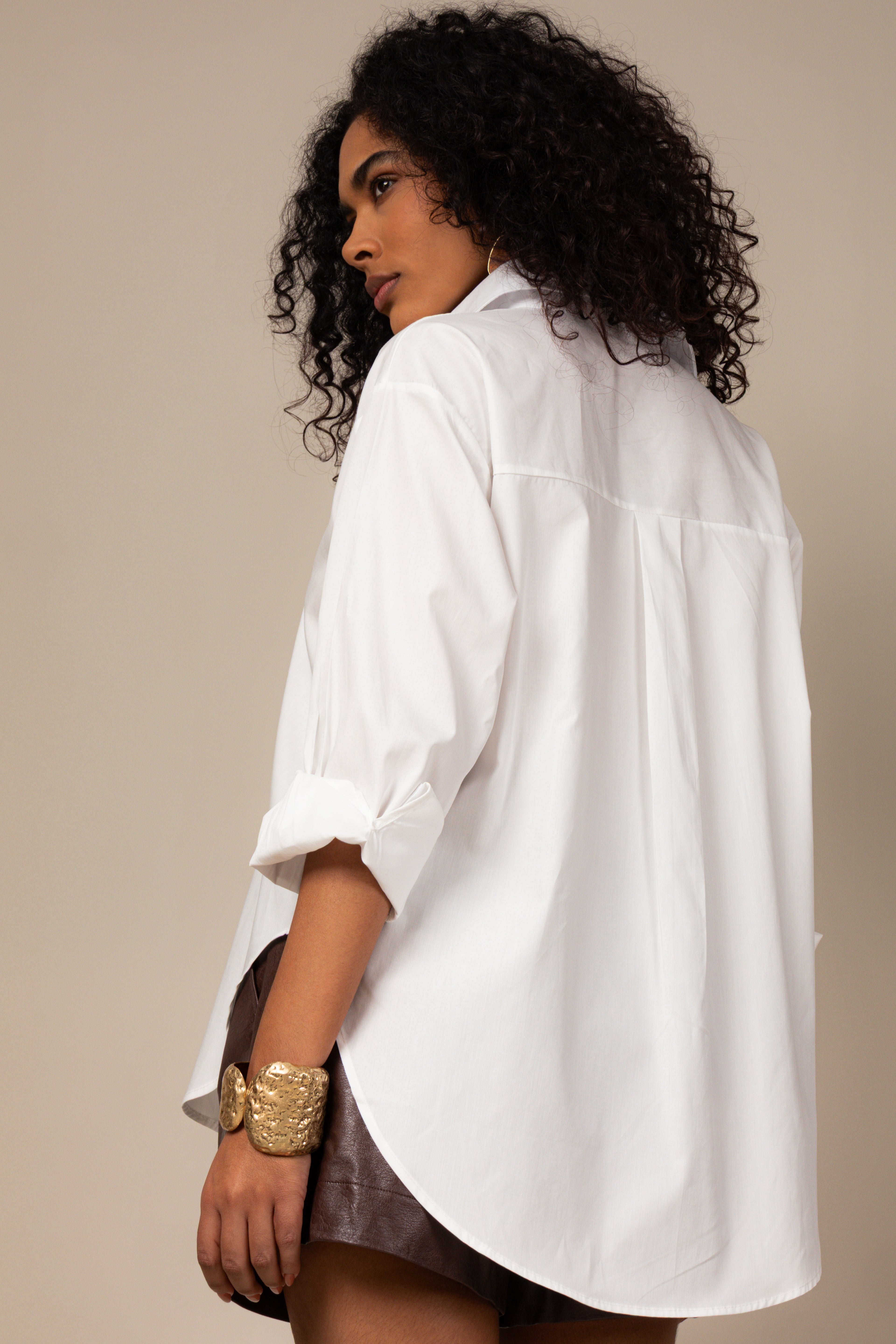 Camisa com detalhes bordados
