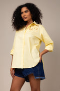 Camisa com detalhes bordados