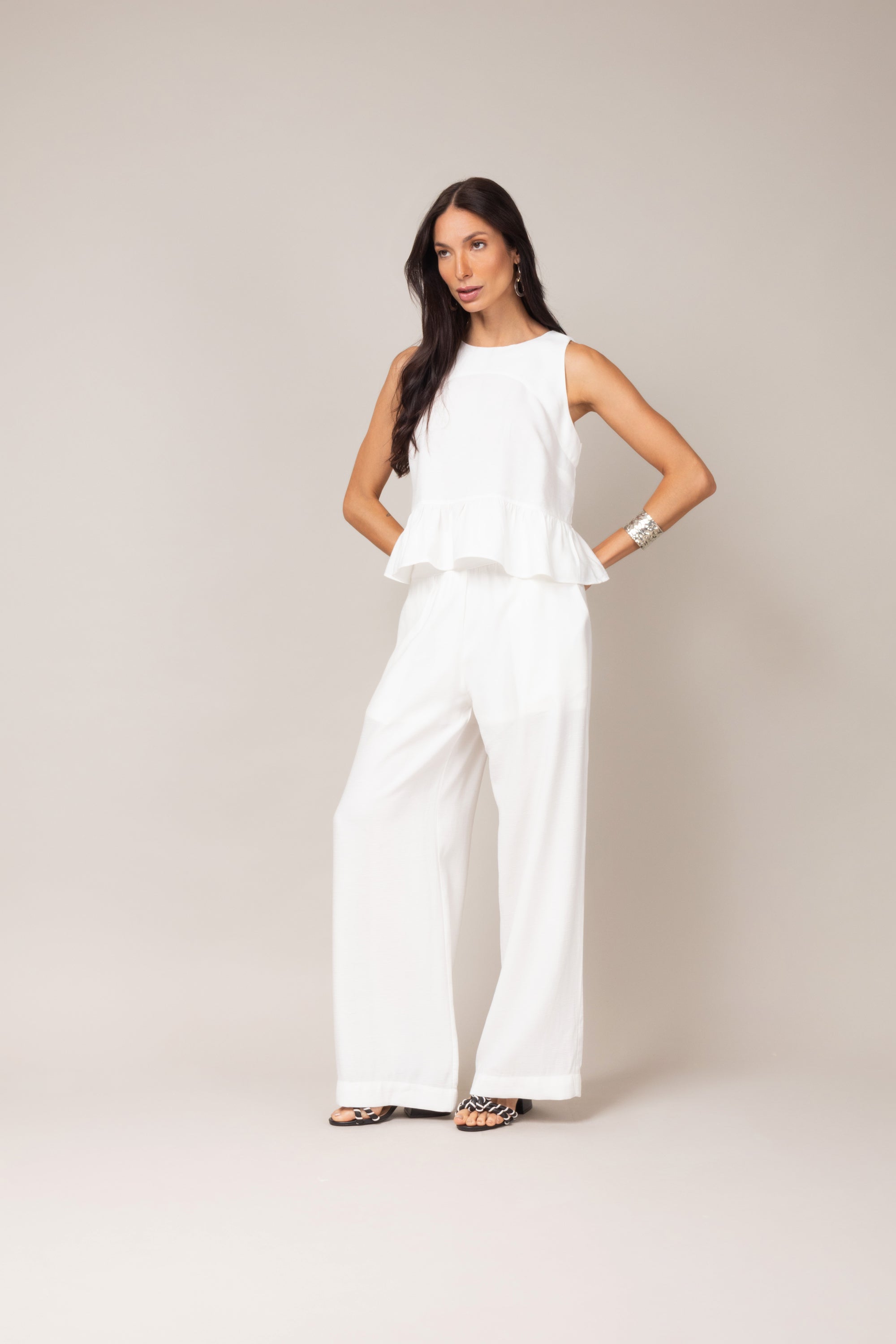 Conjunto com blusa peplum e calça pantalona