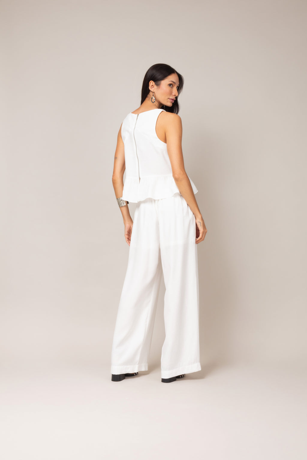 Conjunto com blusa peplum e calça pantalona