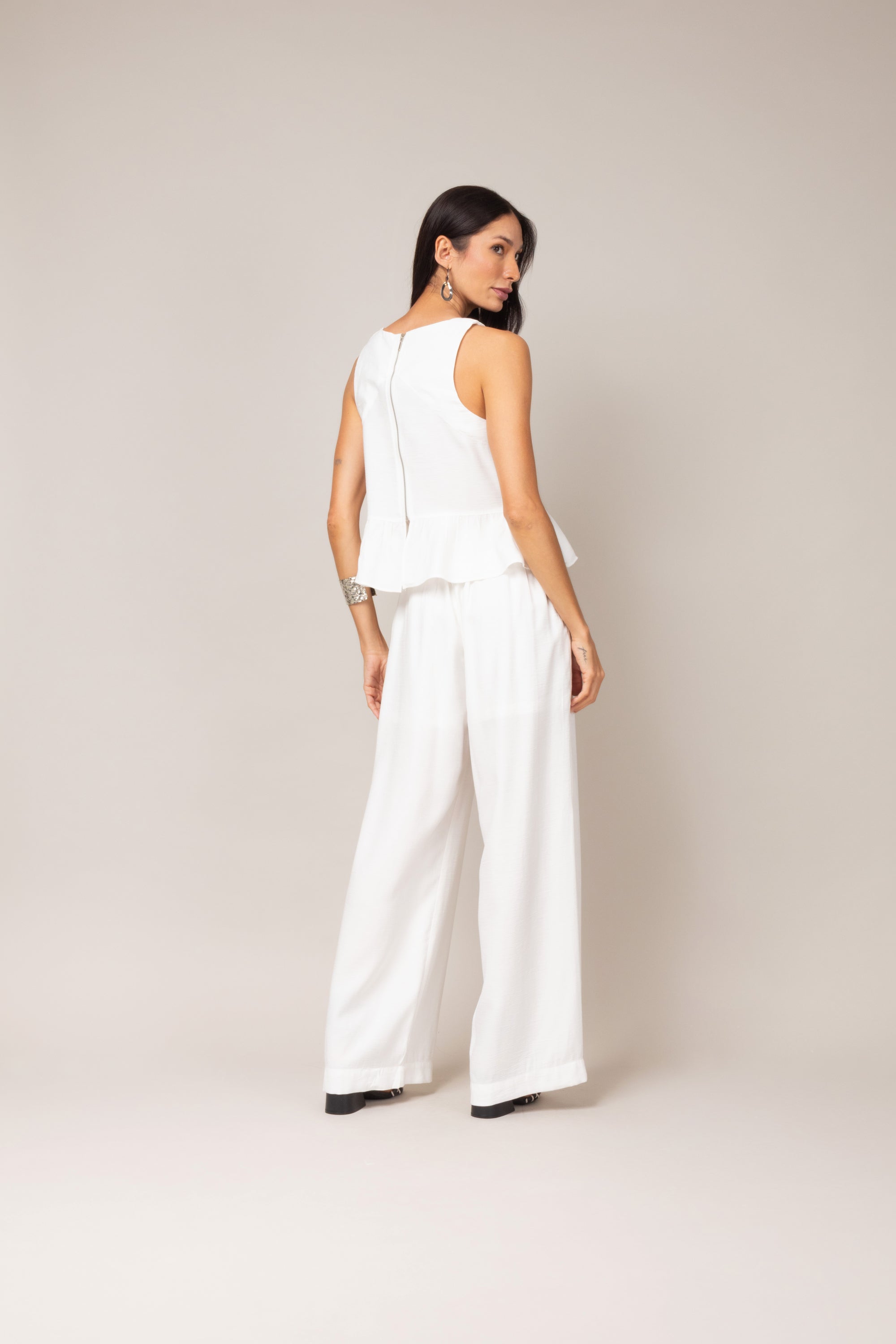 Conjunto com blusa peplum e calça pantalona