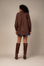 Camisa com detalhes bordados