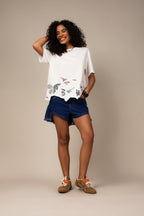 Blusa t-shirt com recortes vazados