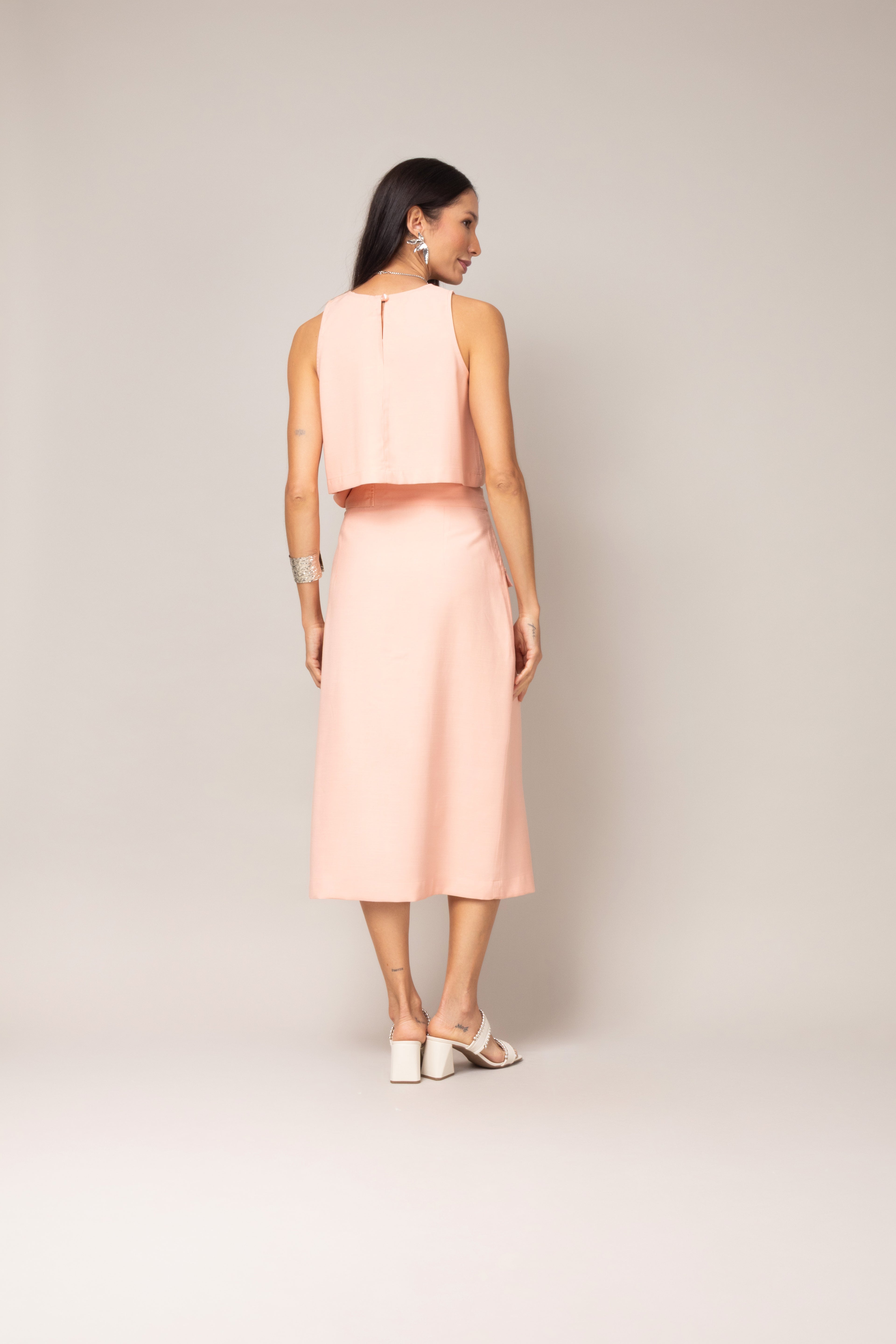 Conjunto de top e saia midi com transpasse
