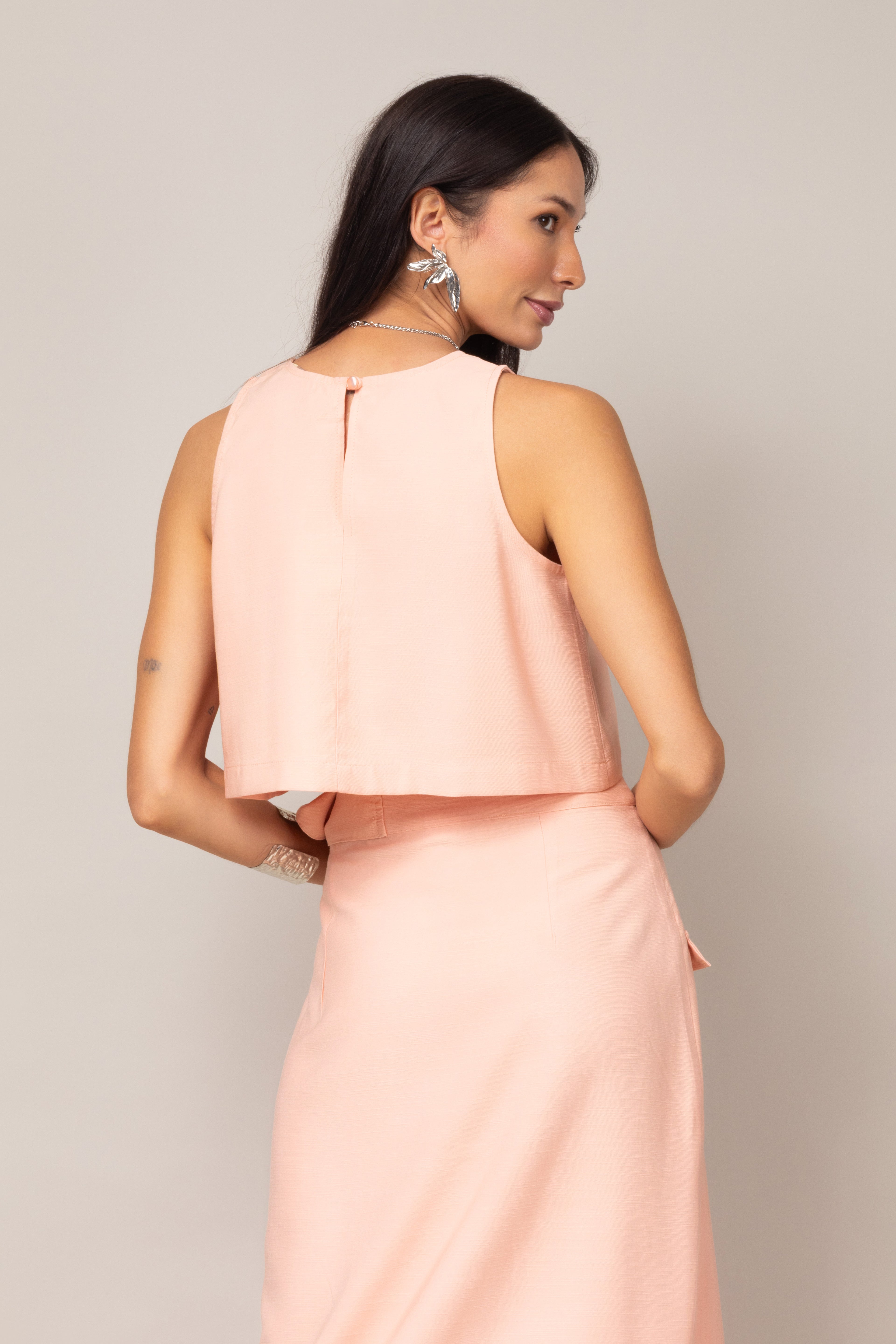 Conjunto de top e saia midi com transpasse