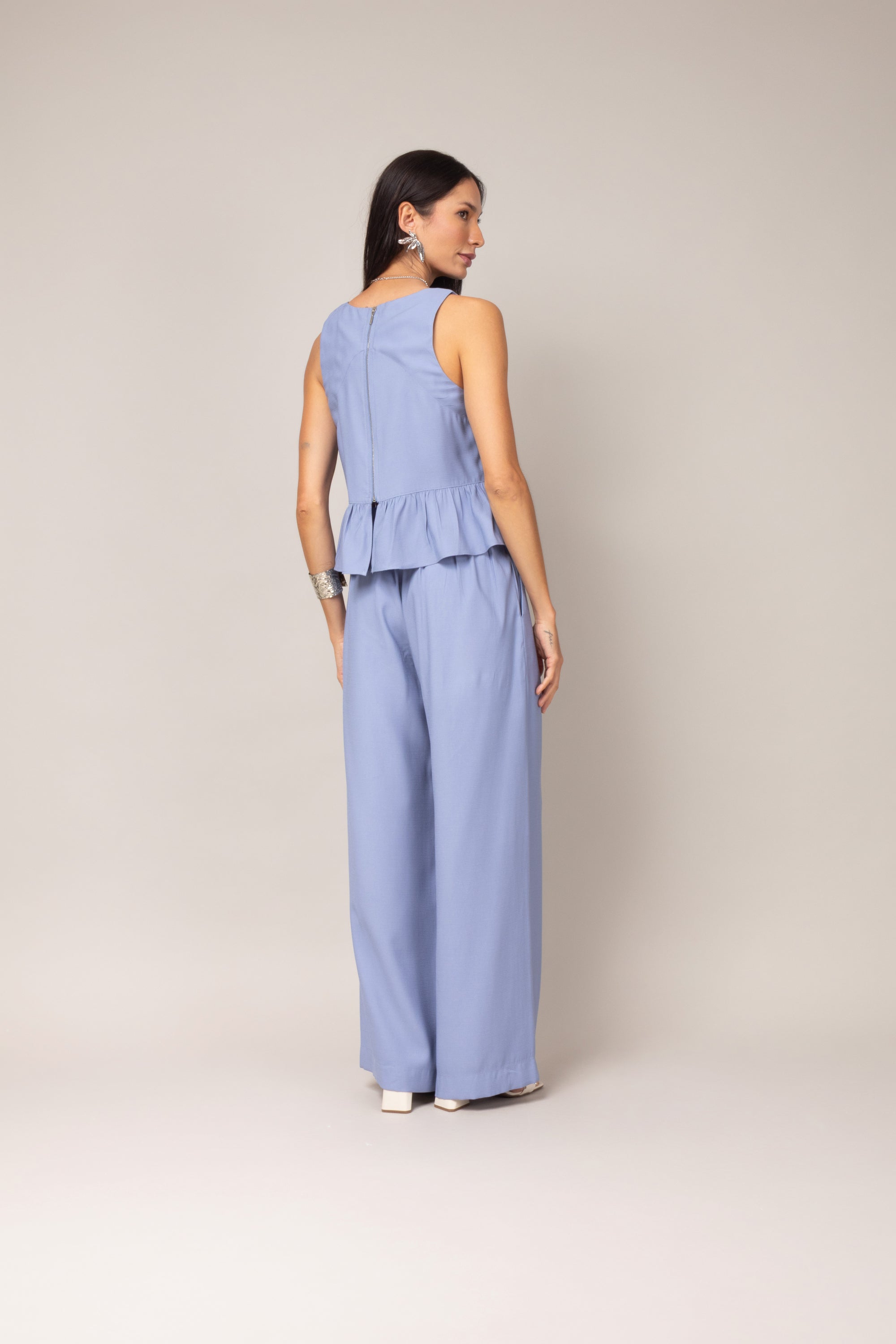 Conjunto com blusa peplum e calça pantalona