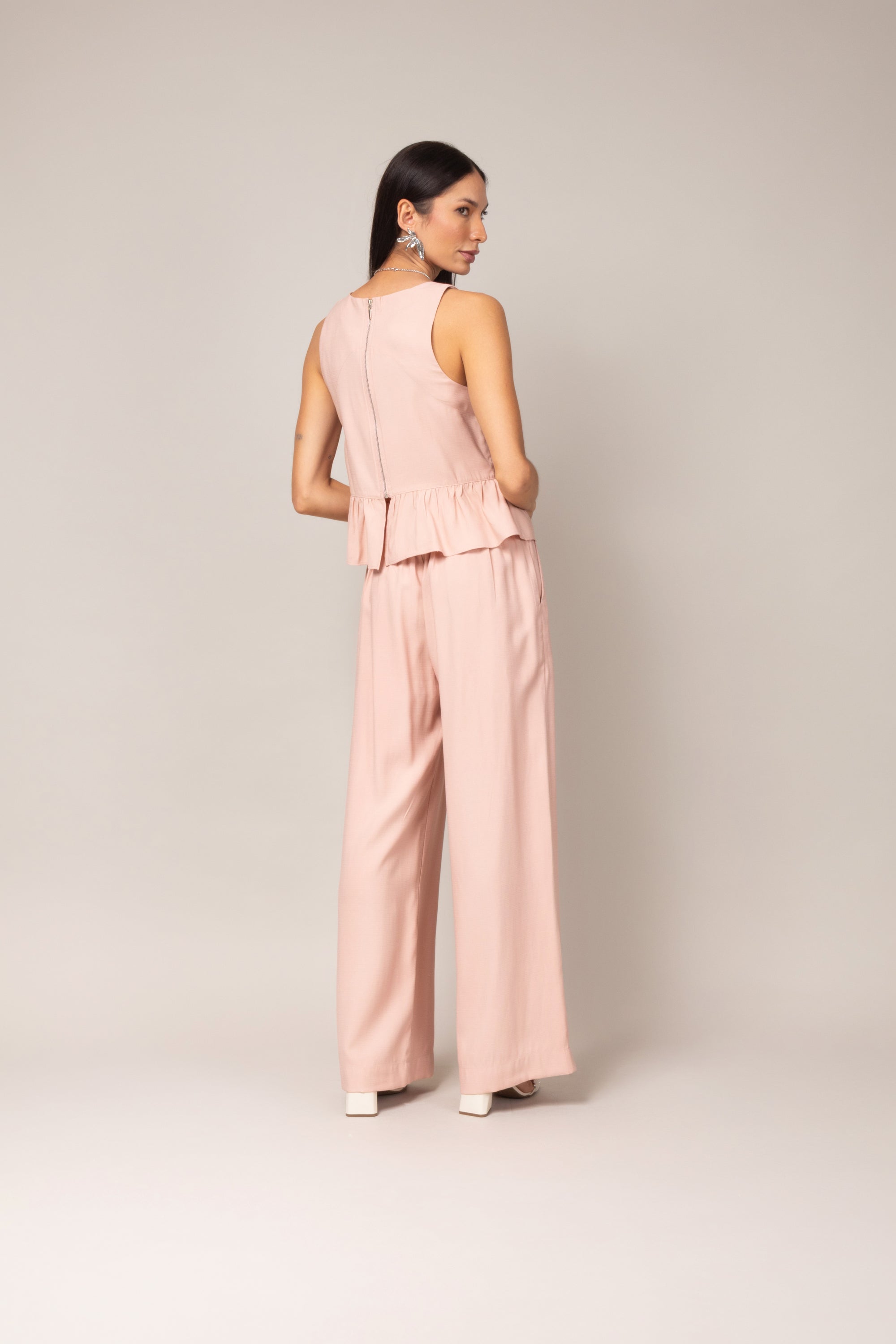 Conjunto com blusa peplum e calça pantalona