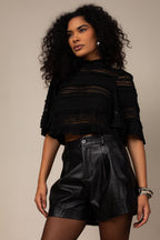 Blusa cropped de renda