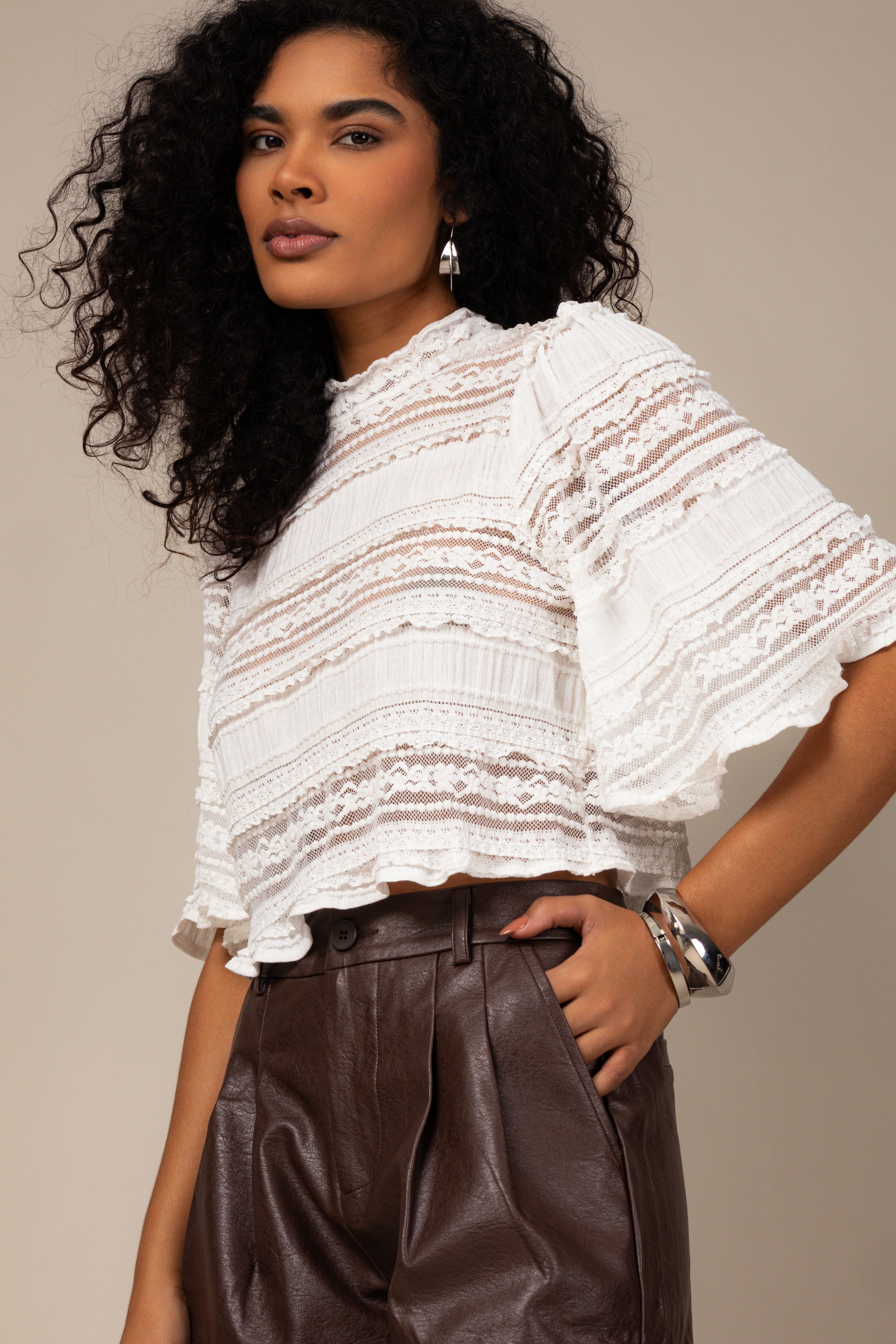 Blusa cropped de renda